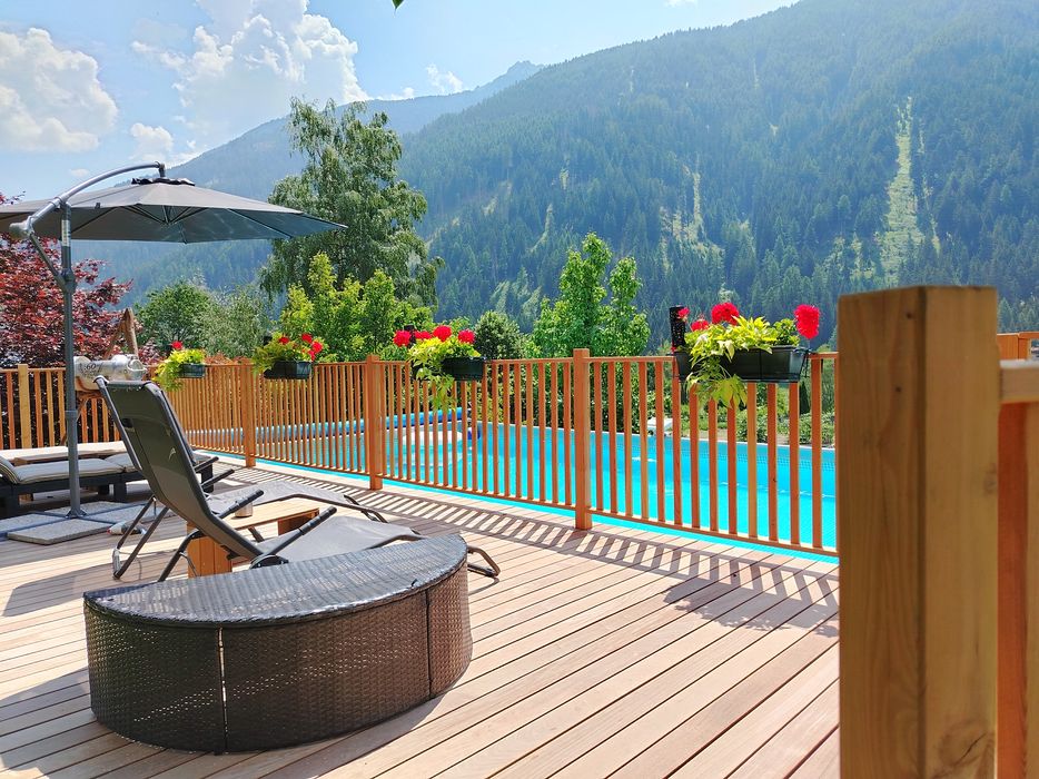 Terrasse mit Pool